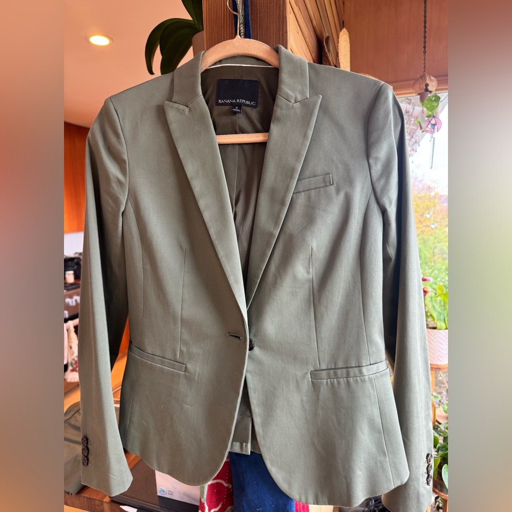 Banana Republic Women's Sateen One Button Closure Olive Green Blazer- SZ 2